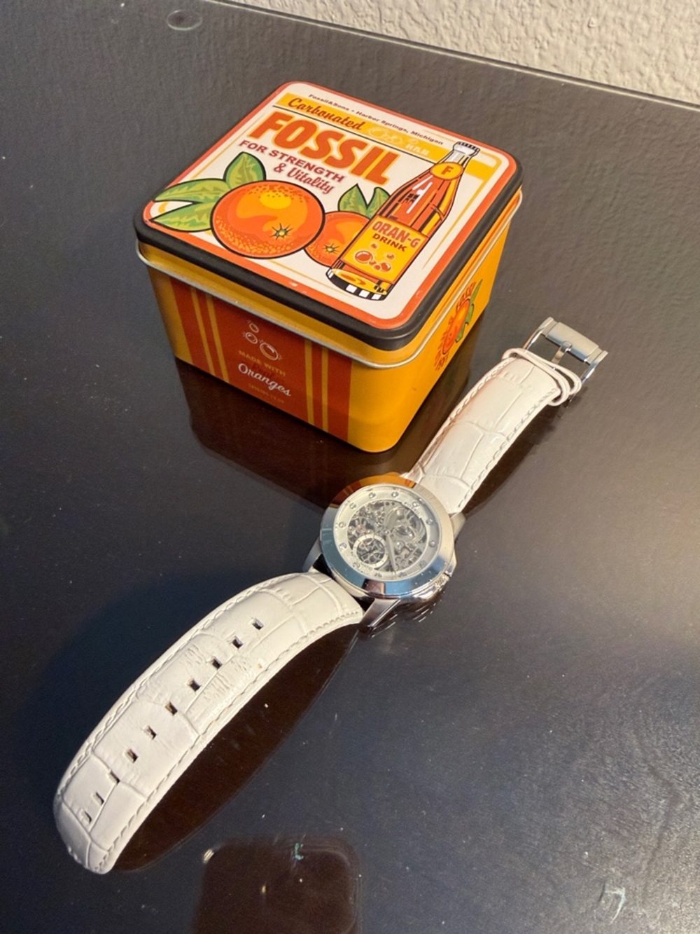 EUC Vintage Fossil White Leather Strap Women’s Skeleton Watch with Silver Case